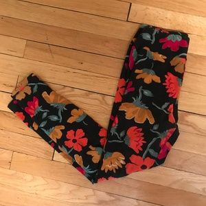 Lula Black Floral/autumn leggings, OS